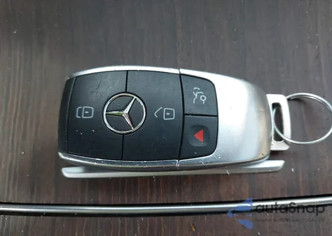 2022 Mercedes-Benz Glc 300 4Matic Suv z USA, uszkodzony, nr VIN W1N0G8EB3NV400304